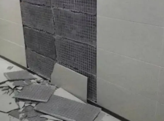 玛纳斯瓷砖空鼓维修公司分享下玛纳斯墙砖松动维修的知识